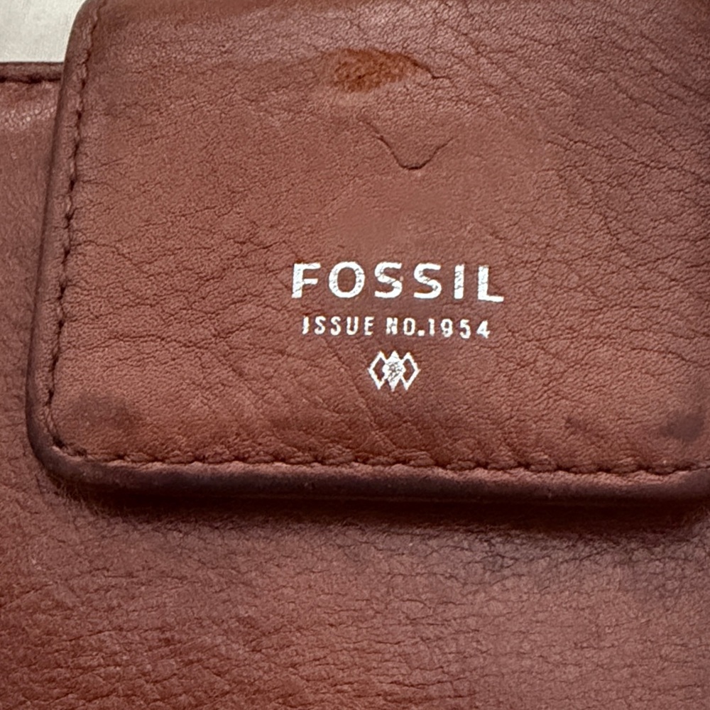 Elegant Brown Leather Tote Bag - Picture 8 of 12